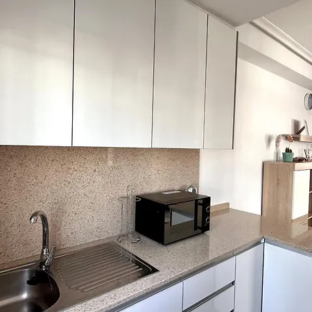 Apartment R&r